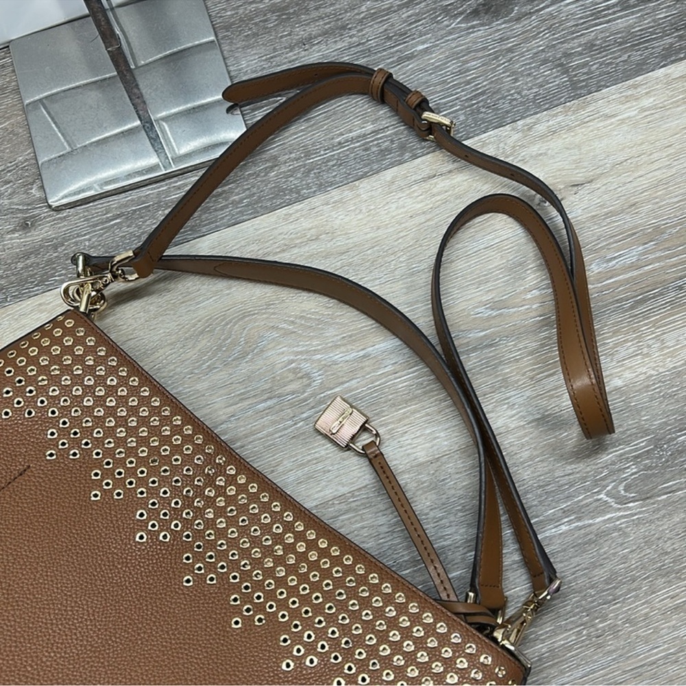 Michael Kors Hayes Bucket Bag! Amazing Condition!! - Picture 6 of 11